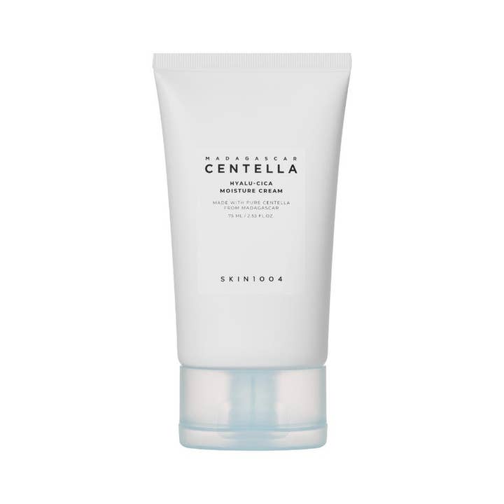 SKIN1004 Madagascar Centella Hyalu-Cica Moisture Cream 75 ml ger fukt i en vit tub med ljusblått lock