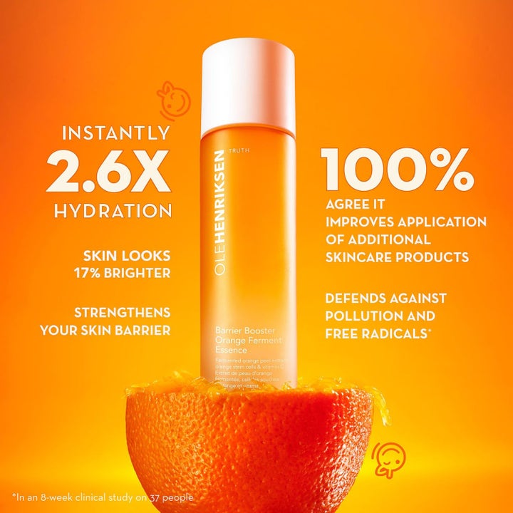 Ole Henriksen Bright Future 148 ml lystergivande essence i orange flaska med text om ökad återfuktning.