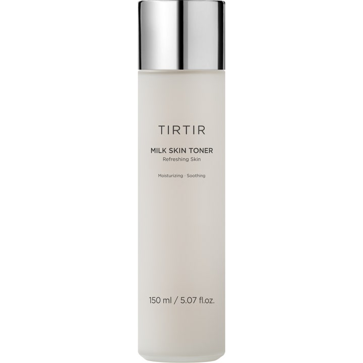 TIRTIR Milk Skin Toner 150 ml fuktgivande mjölk toner för torr hud i en frostad flaska med elegant silverlock.