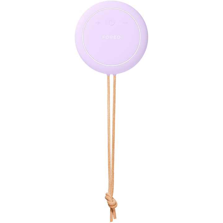 FOREO LUNA 4 body Lavender 1 st silikon massageborste kropp ger lyster i lila design med beige lädersnöre.