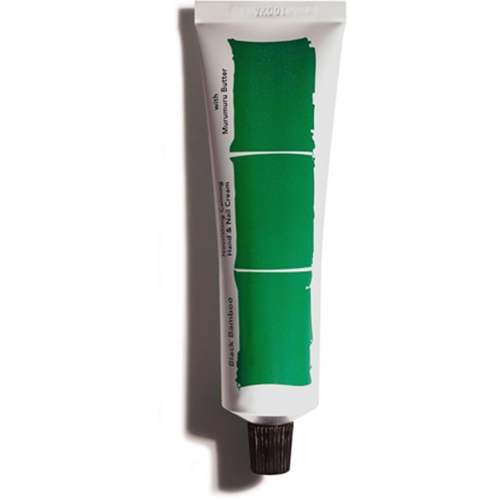 Haruharu Wonder Black Bamboo Hand & Nail Cream 50ml närande nagelkräm i vit tub med grönt tryck av ekologisk bambu