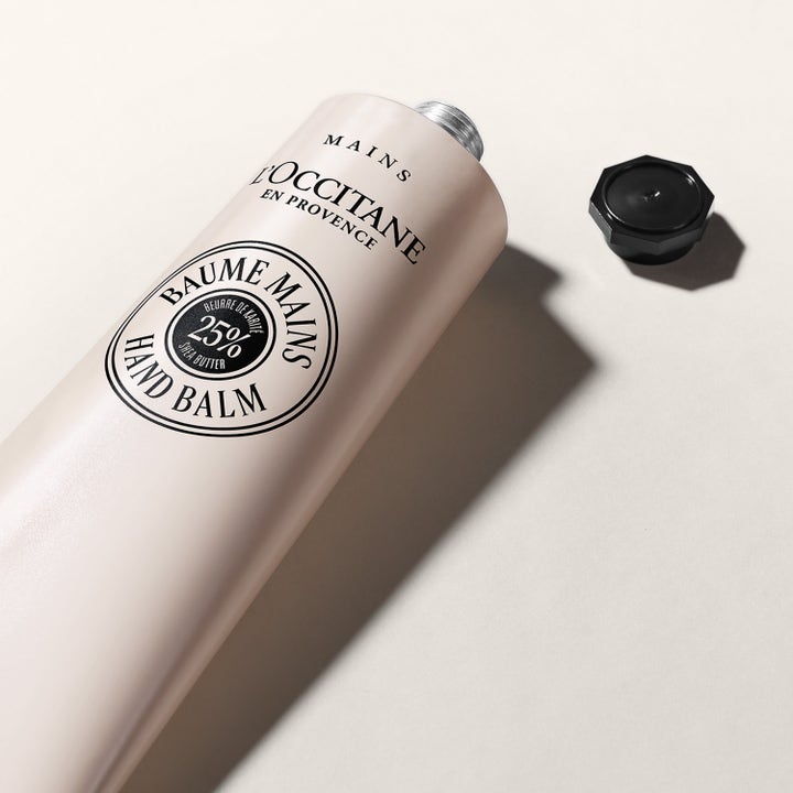 L'Occitane en Provence Shea Butter Hand Balm 150 ml handkräm 25 procent sheasmör i beige tub med avtaget svart lock
