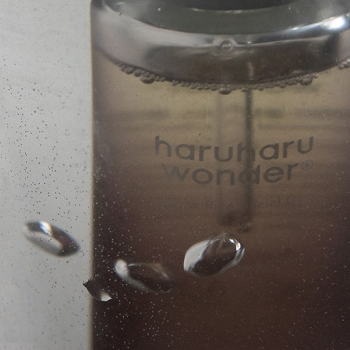 haruharu wonder Black Rice Facial Oil 30 ml närande koreansk naturlig ansiktsolja med bubblor i mörk glasflaska
