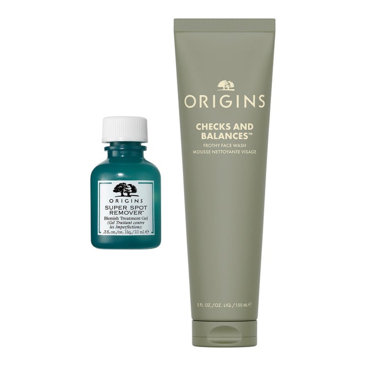 Origins Checks and Balances 150 ml och Super Spot Remover 10 ml rengör huden i grön tub och blågrön flaska.