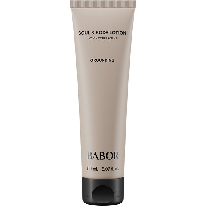 Babor Soul & Body Lotion Grounding 150 ml mjukgörande bodylotion i en stilren beige tub med svart lock