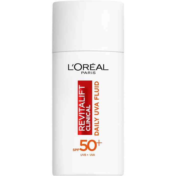 L'Oréal Paris Revitalift Clinical Daily UVA Fluid SPF 50+ skyddande solkräm i vit flaska med röd text.