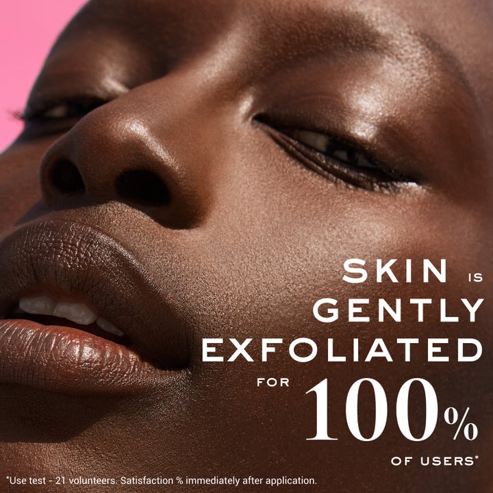 Nuxe Very Rose Gentle Face Scrub 75 ml ansiktsskrubb för lyster visar slät hy med texten gently exfoliated for 100% of users