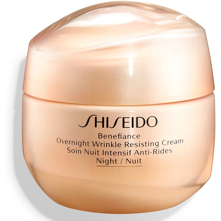 Shiseido Benefiance Overnight Wrinkle Resisting Cream 50 ml rynkreducerande nattkräm i en lyxig persikofärgad glasburk