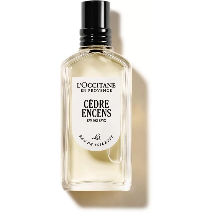 L'Occitane Cedre Encens Eau de Toilette 50 ml parfym i en genomskinlig glasflaska med svart lock och vit etikett