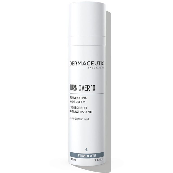 Dermaceutic Turn Over 10 40 ml cellförnyande nattkräm i vit stilren pumpflaska ger effektiv anti-age och hudförnyelse.
