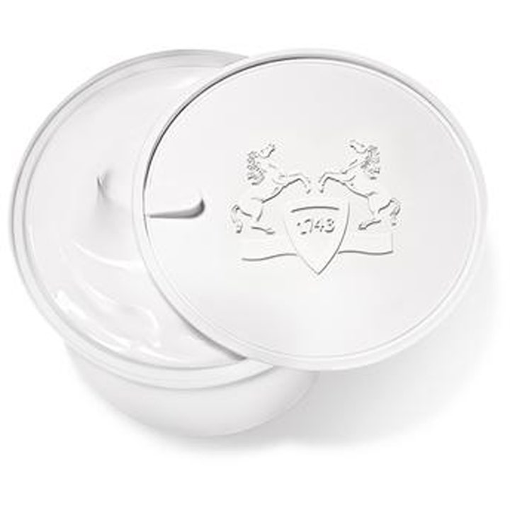 Parfums de Marly Delina Body Cream 200 ml återfuktande kroppskräm med fyllig vit textur i burk med emblem