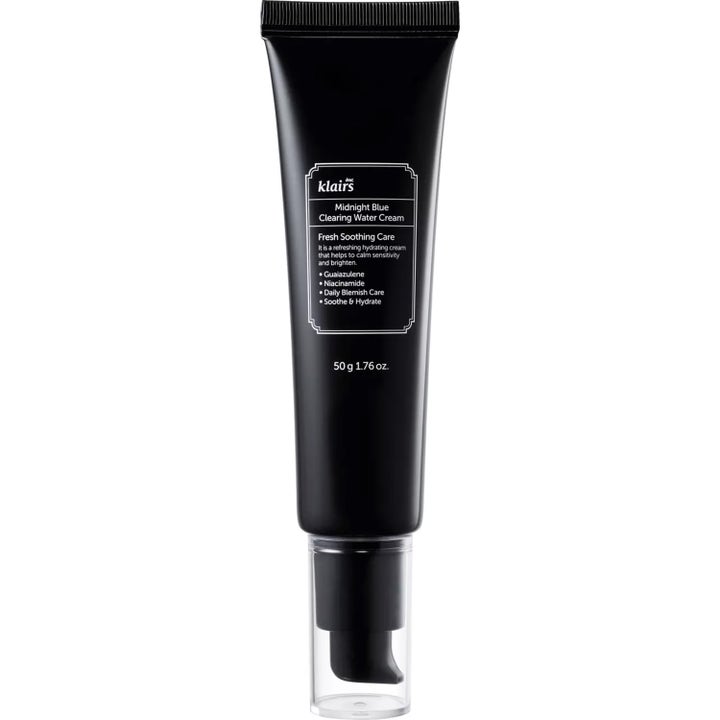 Klairs Midnight Blue Clearing Water Cream 50 g lugnande ansiktskräm med niacinamid i en svart tub med pump.
