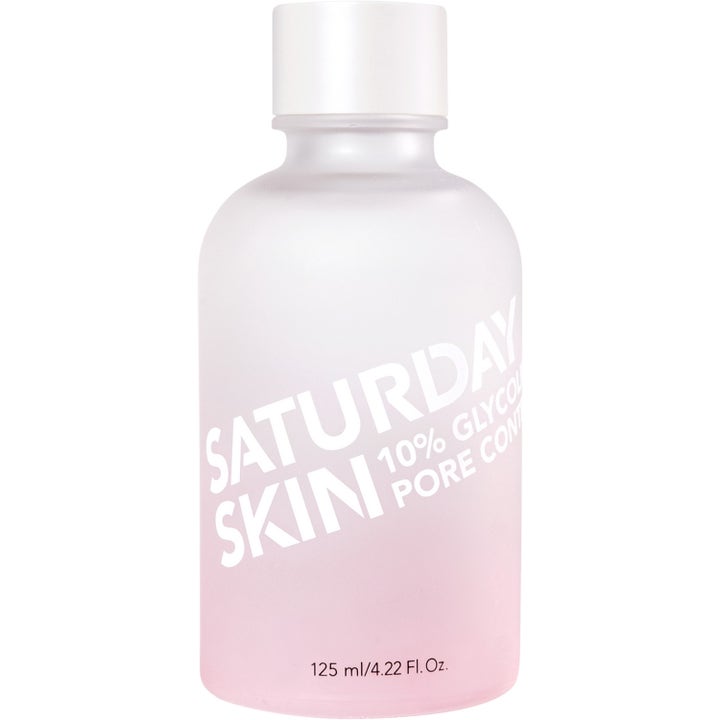 Saturday Skin 10% Glycolic Pore Control 125 ml minskar porer i en frostad flaska med rosa gradient och vitt skruvlock.