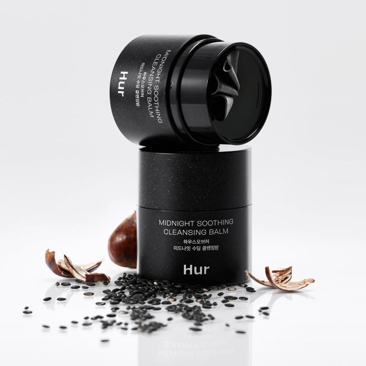 House of Hur Midnight Soothing Cleansing Balm 50 ml lugnande ansiktsrengöring i svart burk med frön och kastanjeskal