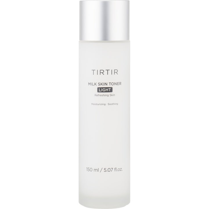 TIRTIR Milk Skin Toner Light 150 ml fuktgivande ansiktsvatten känslig hud i en frostad vit flaska med silverlock.