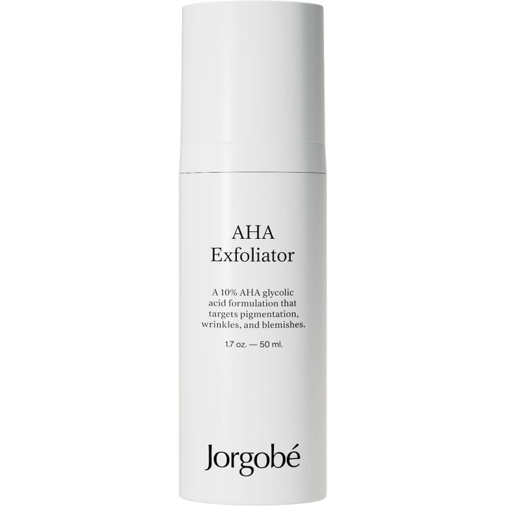 Jorgobé AHA Exfoliator 50 ml i vit pumpflaska ger lyster med 10% glykolsyra peeling mot rynkor.