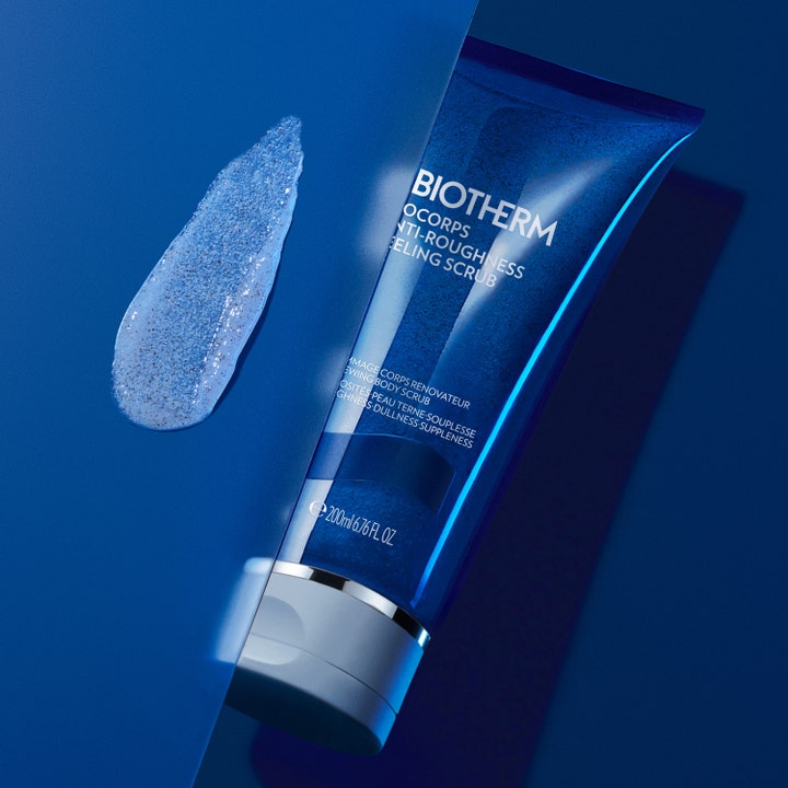 Biotherm Biocorps Body Scrub 200 ml kroppspeeling med kornig textur i blå tub ger slätare hud