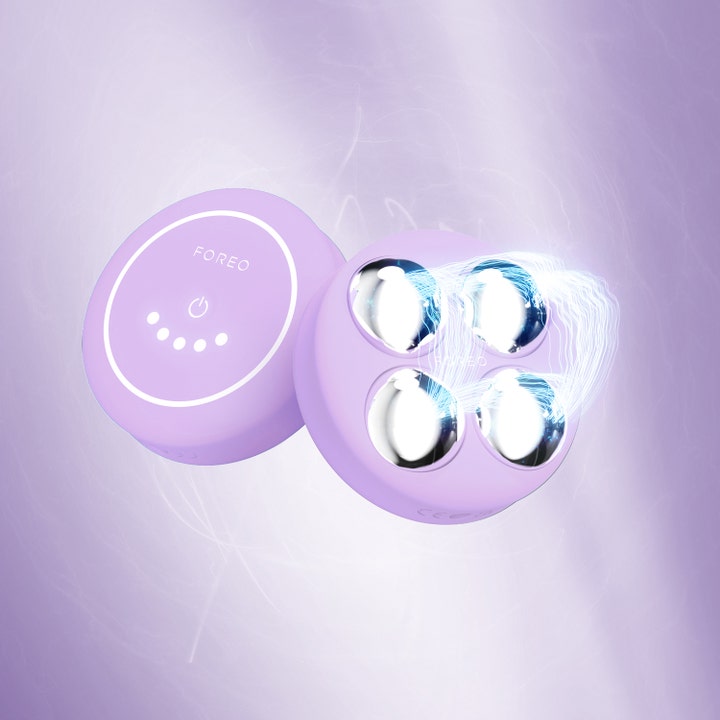 FOREO BEAR 2 body Lavender 1 st mikroström för huduppstramning lila enhet med fyra silverkulor som avger energi