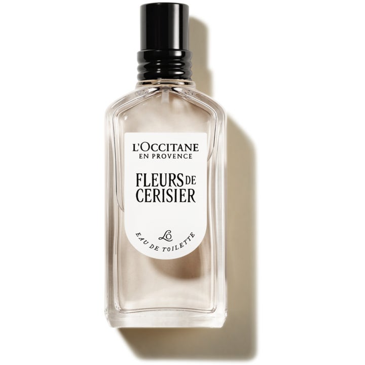 L'Occitane en Provence Fleurs De Cerisier 50 ml Eau de Toilette i en genomskinlig glasflaska med svart lock