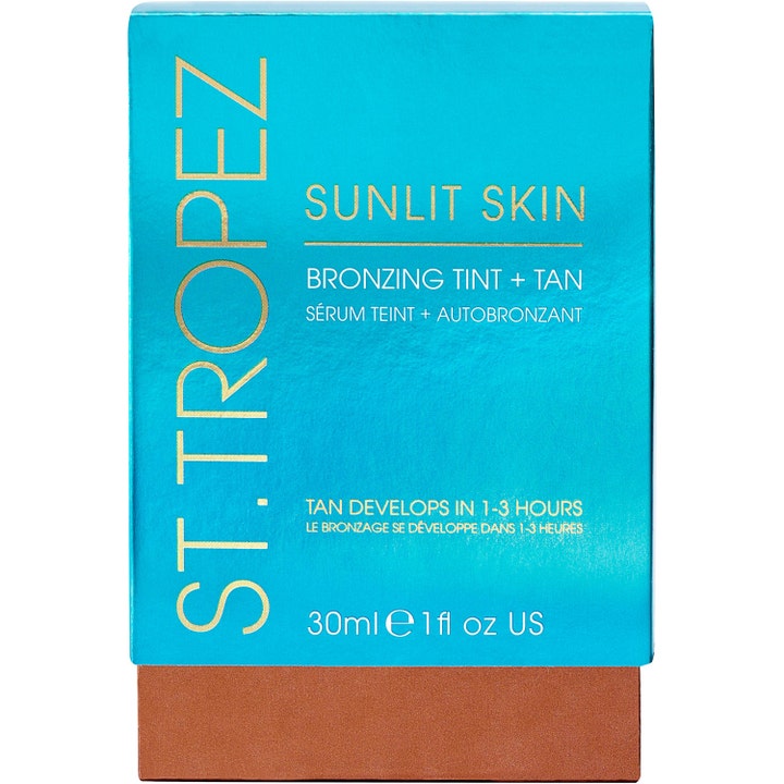 St.Tropez Self Tan Express Sunlit Skin 30 ml express flytande bronzer i turkos pappersförpackning som ger solkysst lyster.