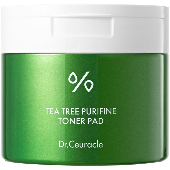 Dr. Ceuracle Tea Tree Purifine Toner Pad 70 st lugnande ansiktspads i en skimrande grön burk med vitt lock.