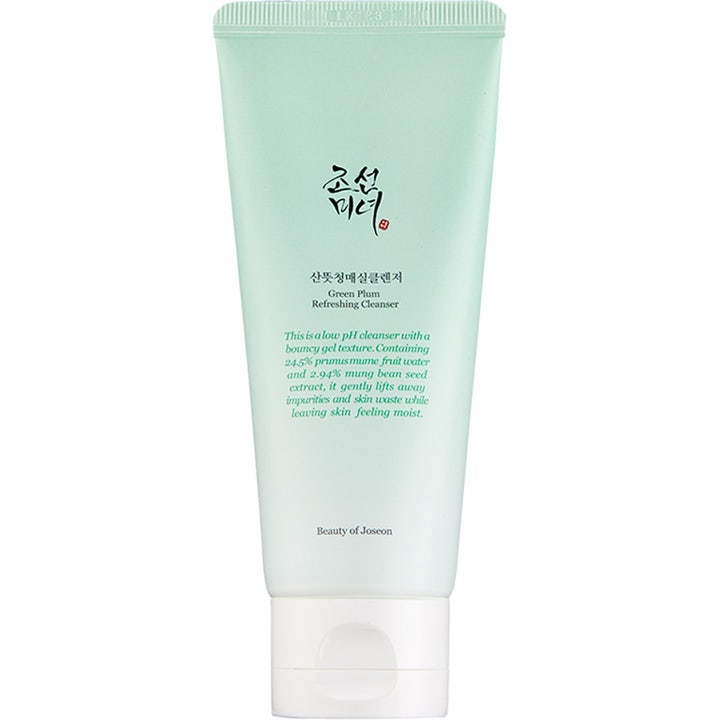 Beauty of Joseon Green Plum Refreshing Cleanser lågt ph ansiktsrengöring med grönt plommon i mintgrön tub.