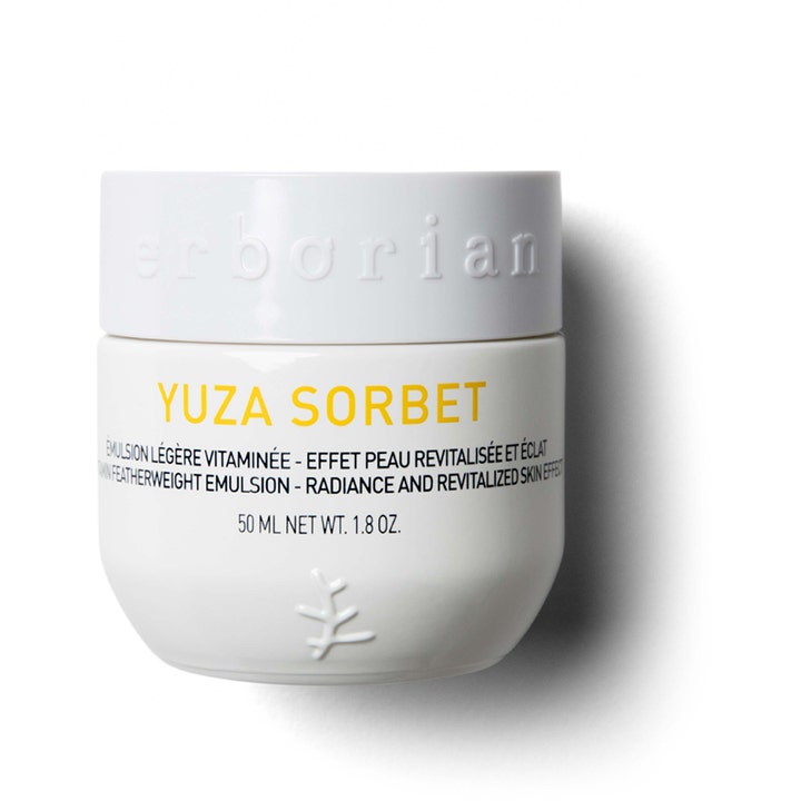 Erborian Yuza Sorbet 50 ml återfuktande ansiktsemulsion ger lyster i en vit rund burk med gul text.