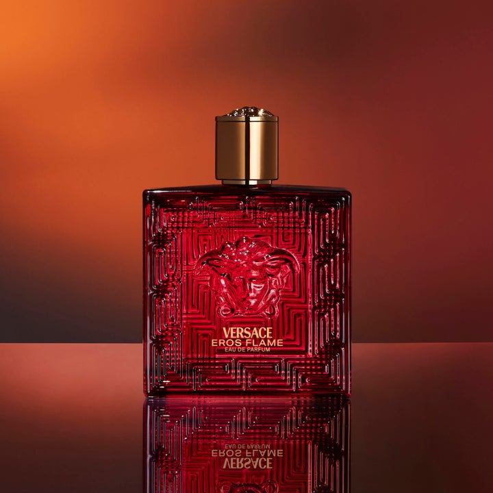 Versace Eros Flame 100 ml deospray herr för daglig användning i röd glasflaska med guldlock