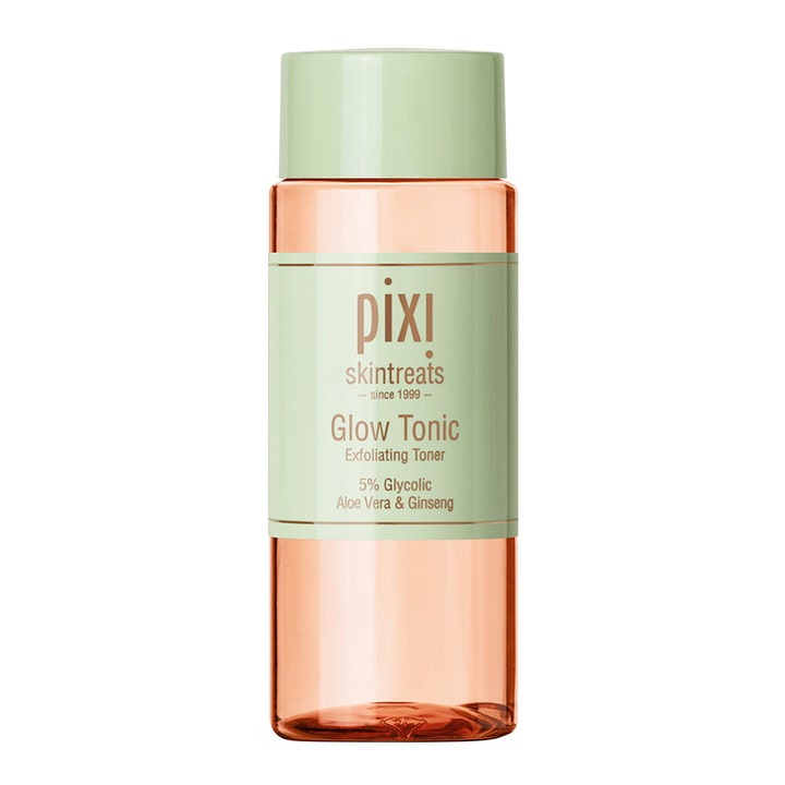 Pixi Glow Tonic exfolierande ansiktsvatten ger lyster i en transparent orange plastflaska med ljusgrönt lock