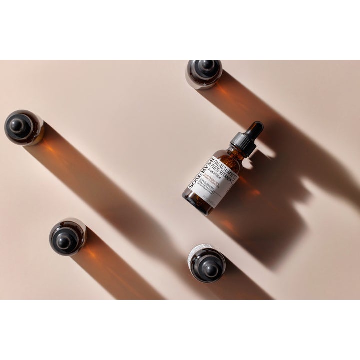 Some By Mi Galactomyces Pure Vitamin C Glow Serum 30 ml lystergivande serum i brun glasflaska med pipett och skuggor