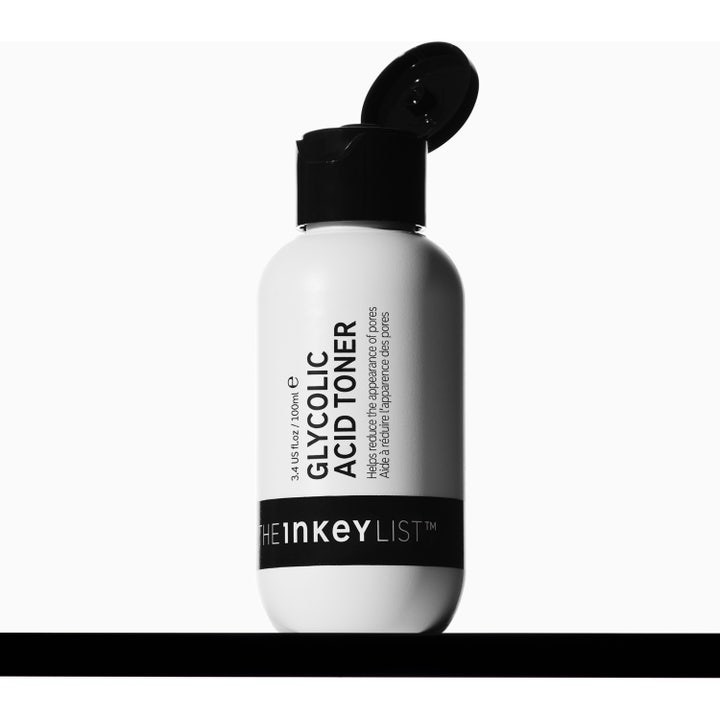 The INKEY List Glycolic Acid Toner 100 ml peeling toner för minskade porer med en klar flytande textur.
