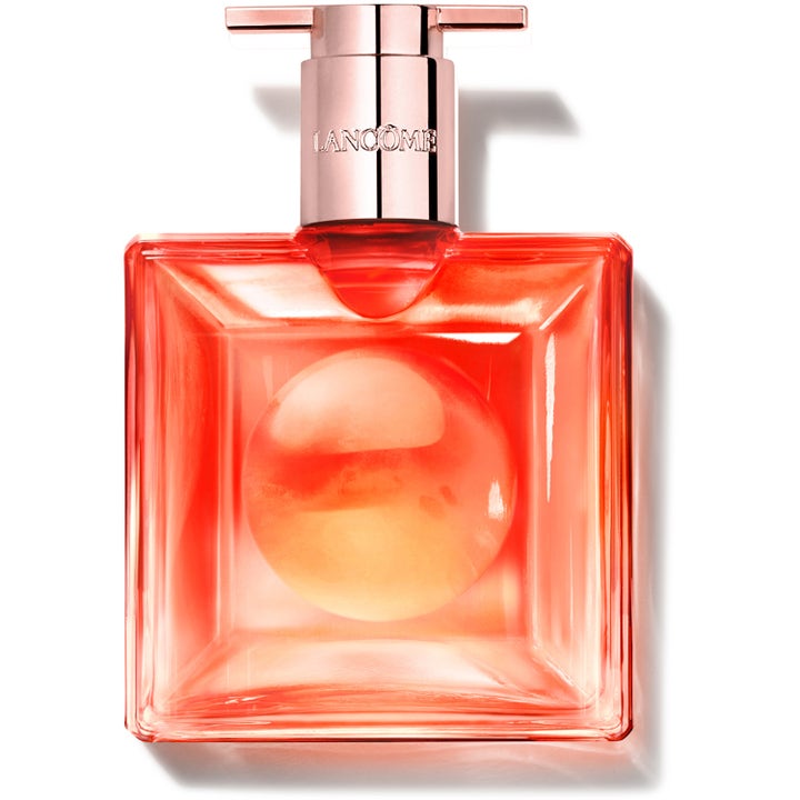 Lancôme Idôle Peach’N Roses 25 ml Eau de Parfum i en kvadratisk persikofärgad glasflaska med roséguldfärgad kork