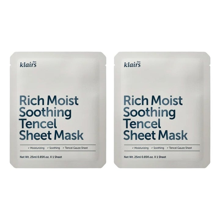 Klairs Rich Moist Soothing Tencel Sheet Mask 25ml som ger intensiv fukt i två vita stilrena engångsförpackningar.