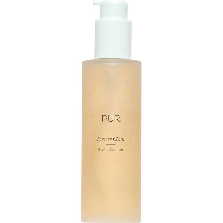 PÜR Forever Clean skonsam rengöring i frostad flaska med vit pump och ljust persikofärgat innehåll