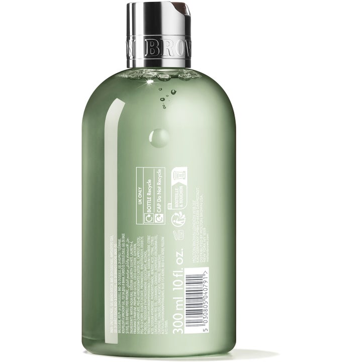 Molton Brown Tea Ceremony Bath & Shower Gel 300 ml duschtvål i grön flaska med ingredienslista och silverkork.
