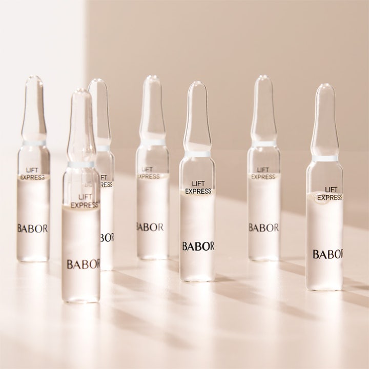 Babor Ampoule Lift Express 14 ml uppstramande serum i sju glasampuller som ger fastare hud på en ljus yta