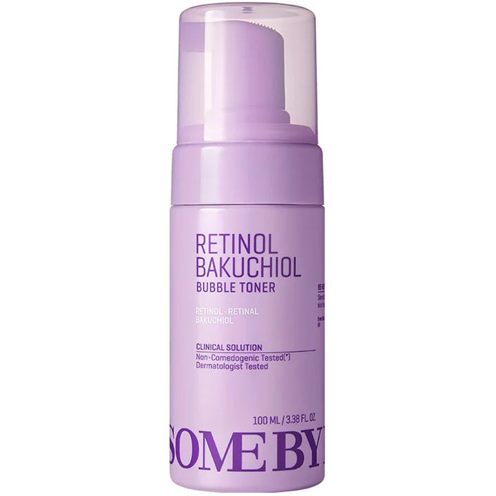 Some By Mi Retinol Bakuchiol Bubble Toner 100 ml förnyande ansiktsvatten i en ljuslila flaska med pumpmunstycke