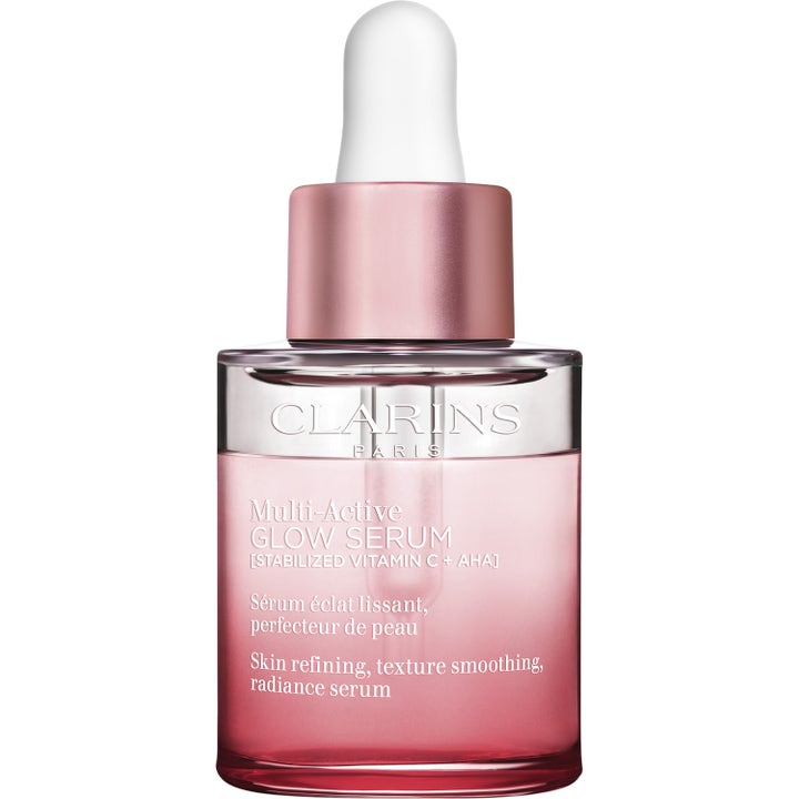 Clarins Multi-Active Glow Serum 30 ml ger lyster med vitamin C i en rosa tonad glasflaska med vit pipett