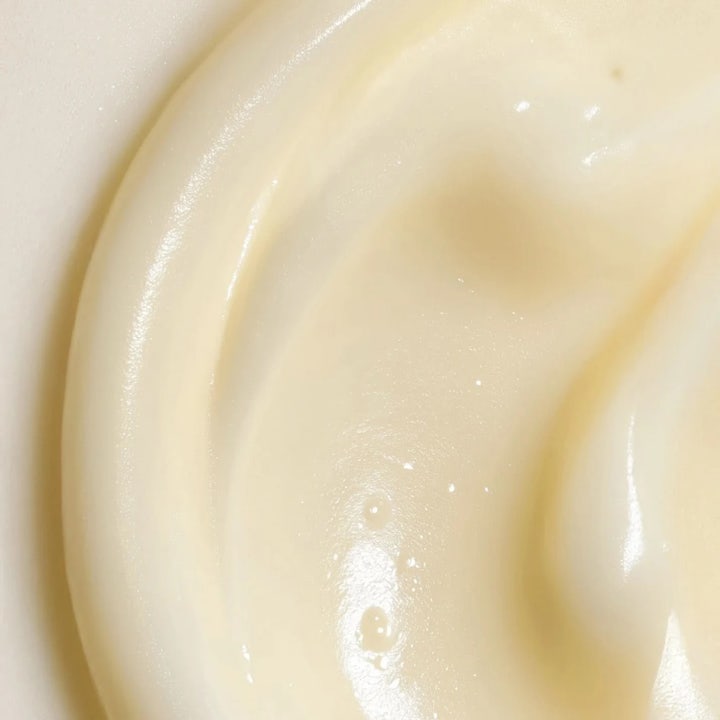 MANTLE The Magic Milk 125 ml prebiotisk rengöringsmjölk som ger balans med en mjuk och len krämig textur.