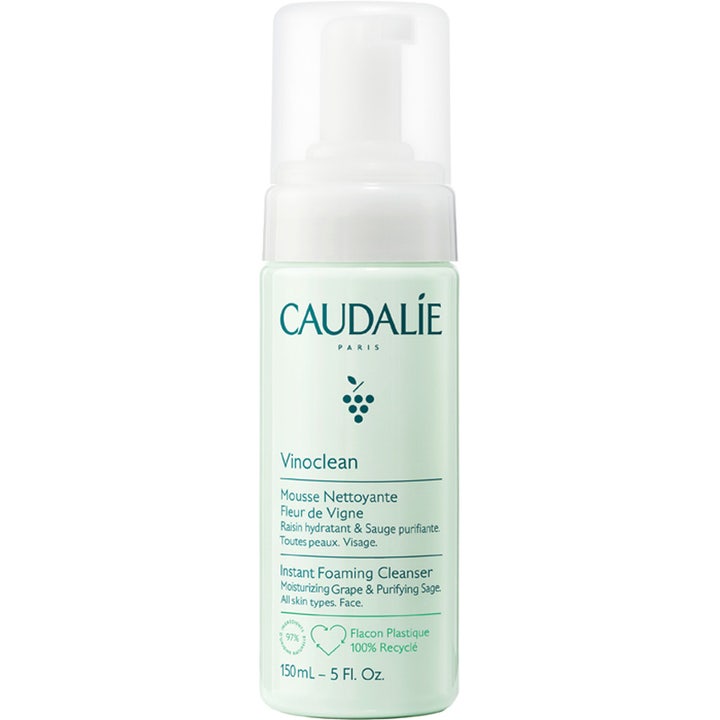 Caudalie Vinoclean 150ml ekologisk ansiktsrengöring med salviaextrakt ger ett tvålfritt skum i en ljusgrön pumpflaska.