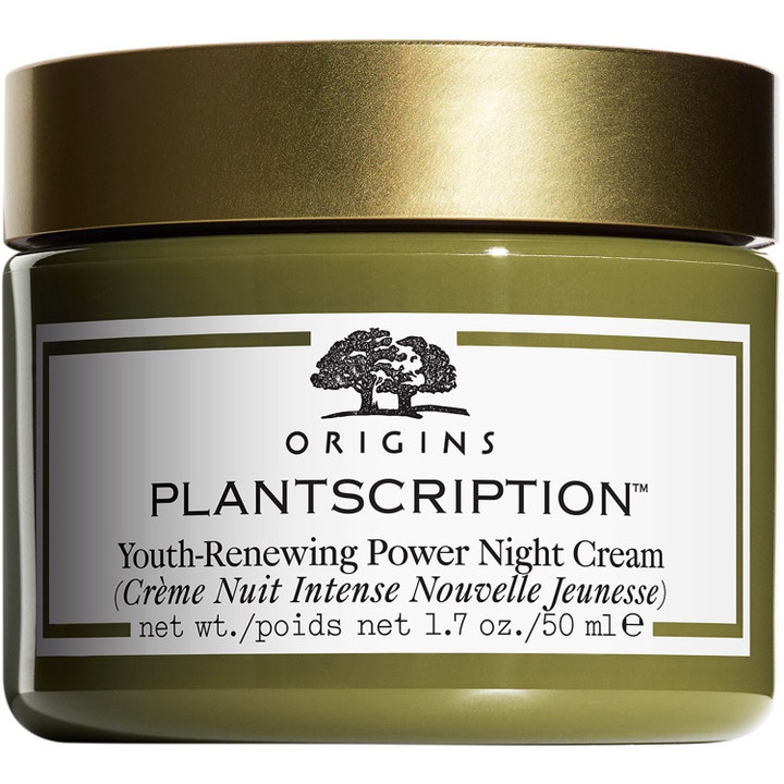 Origins Plantscription 50 ml är en återfuktande nattkräm för rynkor som ger hudföryngring i olivgrön burk med guldlock.