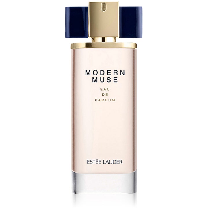 Estée Lauder Modern Muse Eau de Parfum 50 ml i en lyxig glasflaska med rosa innehåll och en mörkblå rosett