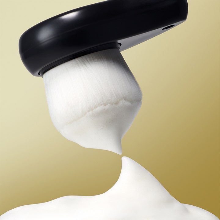 Sensai Ultimate The Creamy Soap 125 ml ansiktstvätt djuprengöring med borste som ger ett fylligt vitt skum