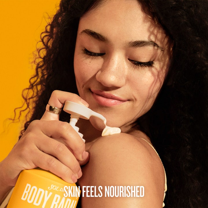 Sol de Janeiro Body Badalada 400 ml bodylotion med doftnoter av kola, pistasch och vanilj formad som en glass.