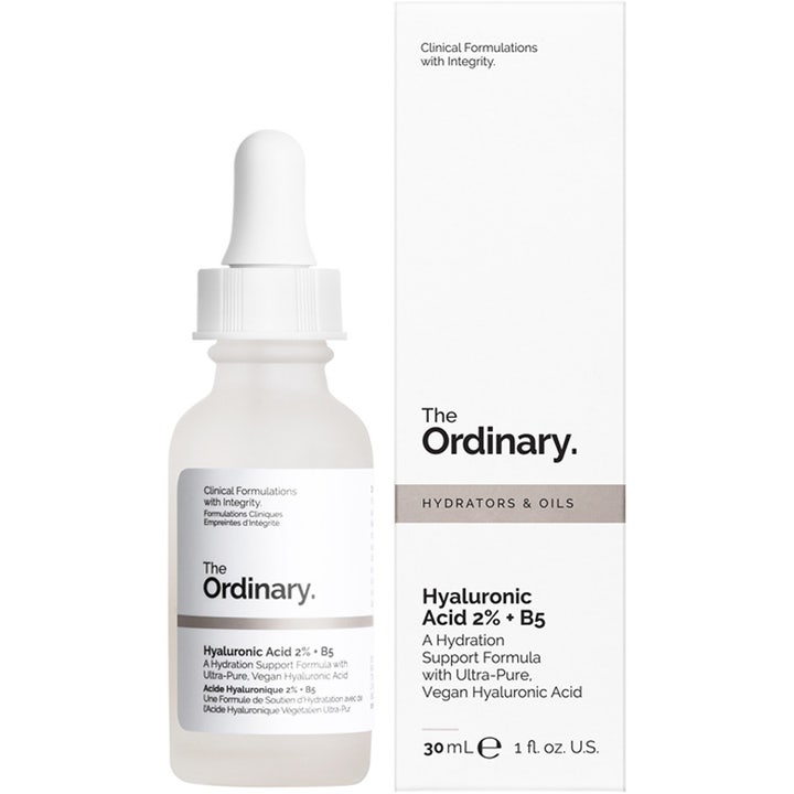 The Ordinary Hyaluronic Acid 2% + B5 30 ml fuktgivande serum torr hud i frostad glasflaska och vit ytterkartong.