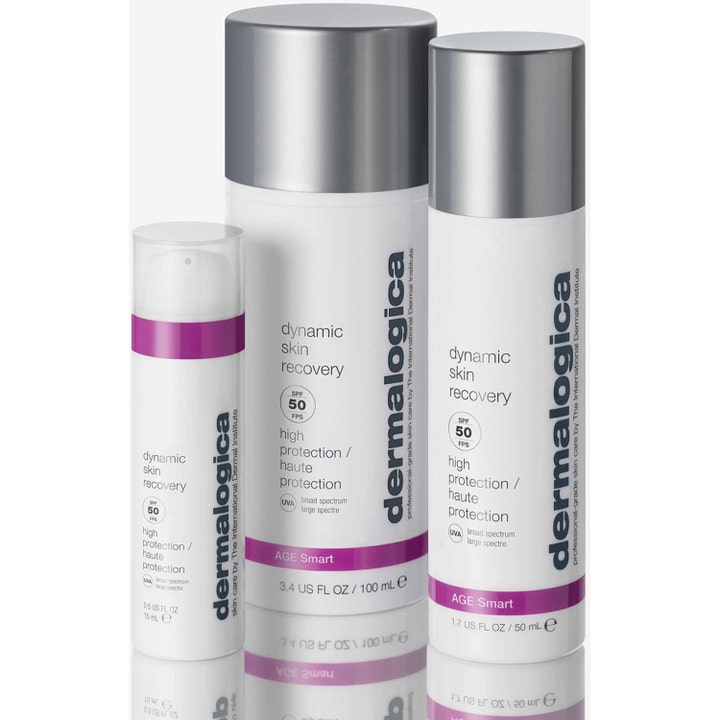Dermalogica Dynamic Skin Recovery SPF50 15 ml återfuktande dagkräm i tre storlekar med silverlock och lila detaljer.