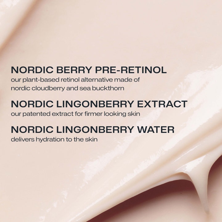 Lumene Nordic Bloom Anti-Wrinkle & Firm Night Moisturizer 50 ml krämig textur med Nordic Berry Pre-Retinol.