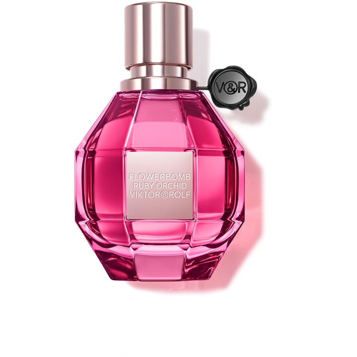 Viktor & Rolf Flowerbomb Ruby Orchid 50 ml Eau de Parfum i en rubinröd glasflaska med roséguldfärgad kork och svart sigill