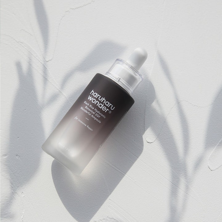 haruharu wonder Black Rice Hyaluronic Botanical 2GF 30 ml svart ris ampull i tonad glasflaska med pipett