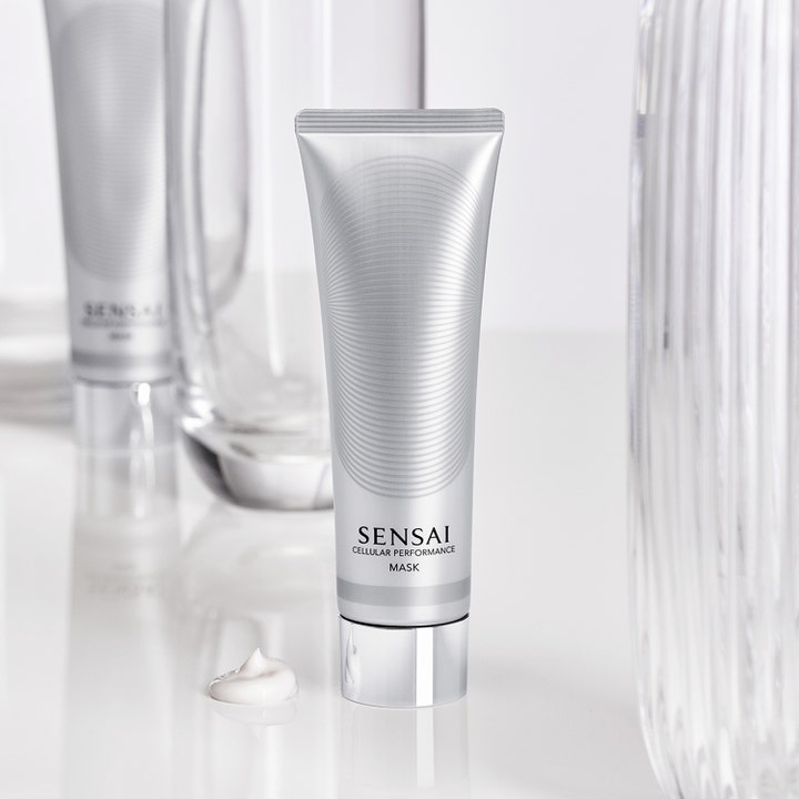 Sensai Cellular Performance Mask 100 ml anti-age återfuktande ansiktsmask i silvrig tub med krämig vit textur